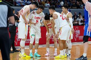 记者：高度虽依旧是我们在亚洲最显著标签 但这支球队靠外线驱动